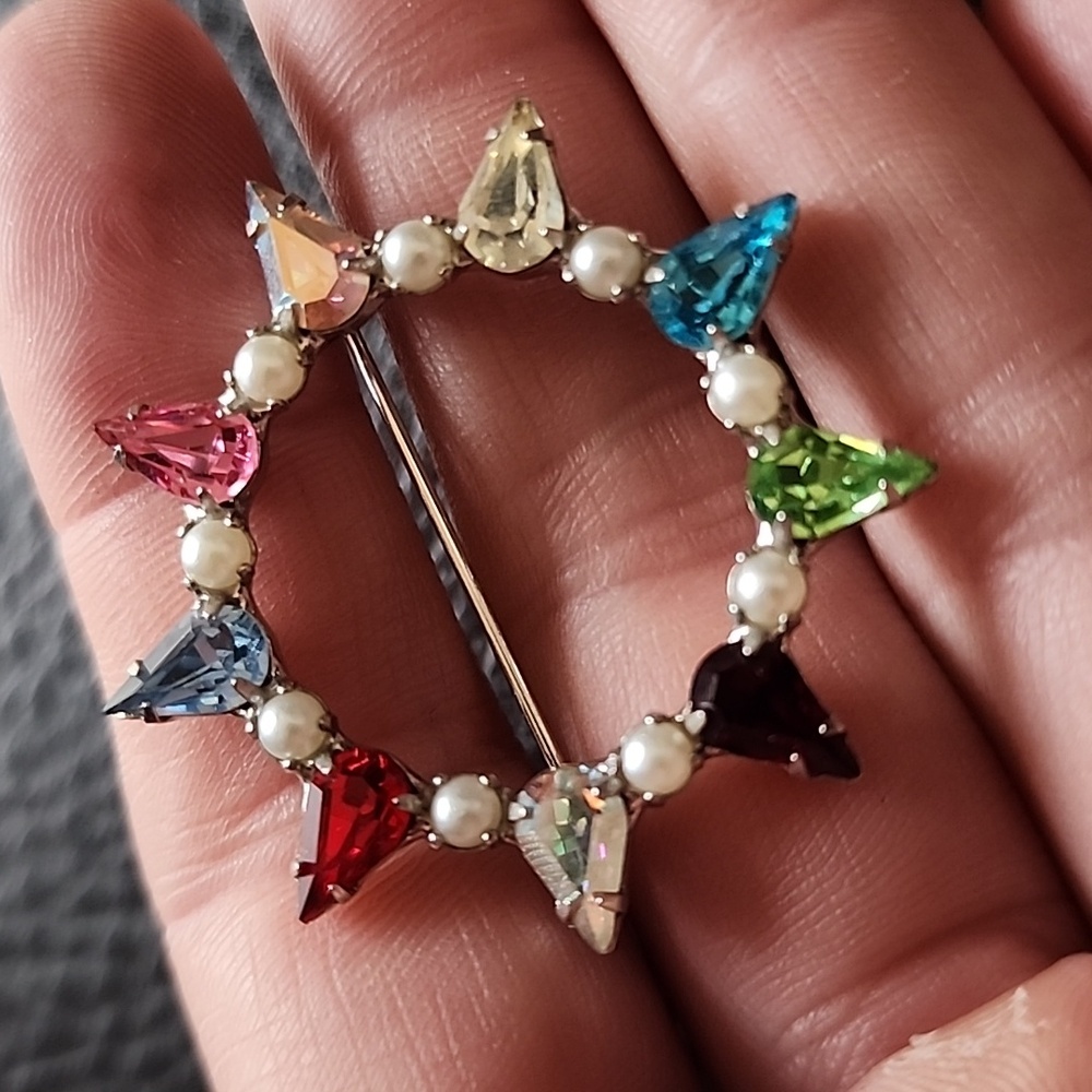 VTG B.David brooch